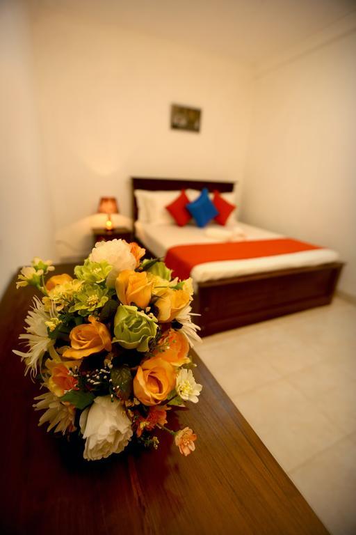 Travellers Home Канди Экстерьер фото