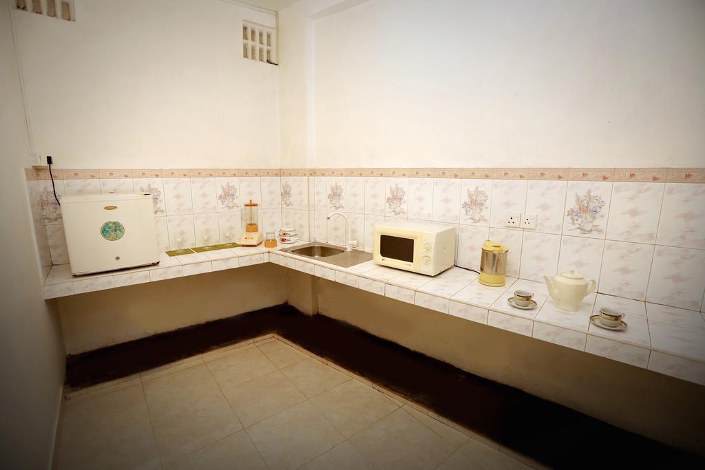Travellers Home Канди Экстерьер фото
