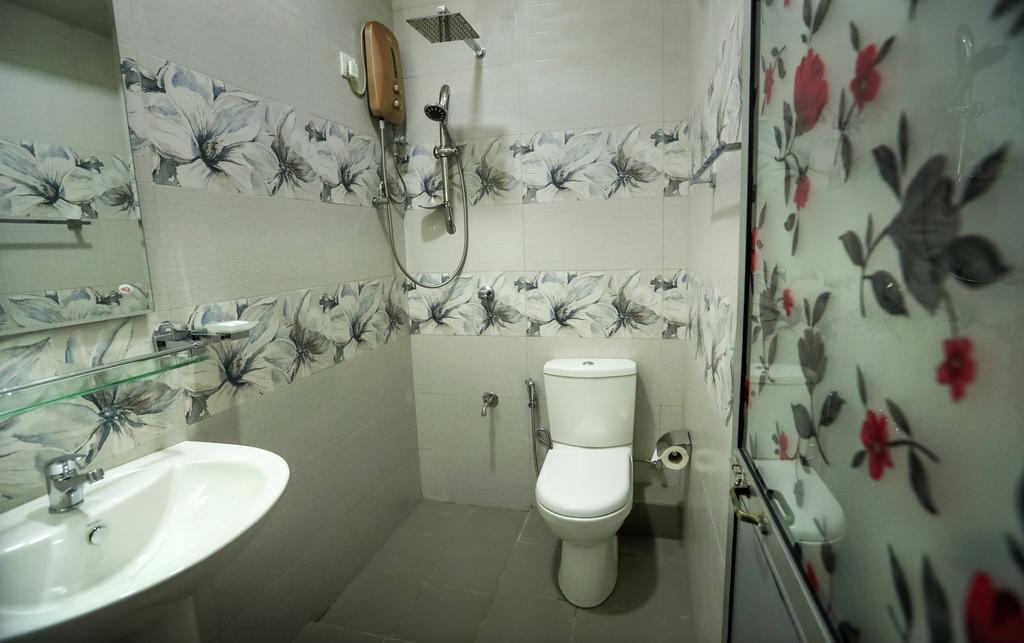 Travellers Home Канди Экстерьер фото